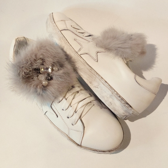 Piranha Shoes - Piranha distressed white leather sneakers w fur trim, EU41, New, trade sample